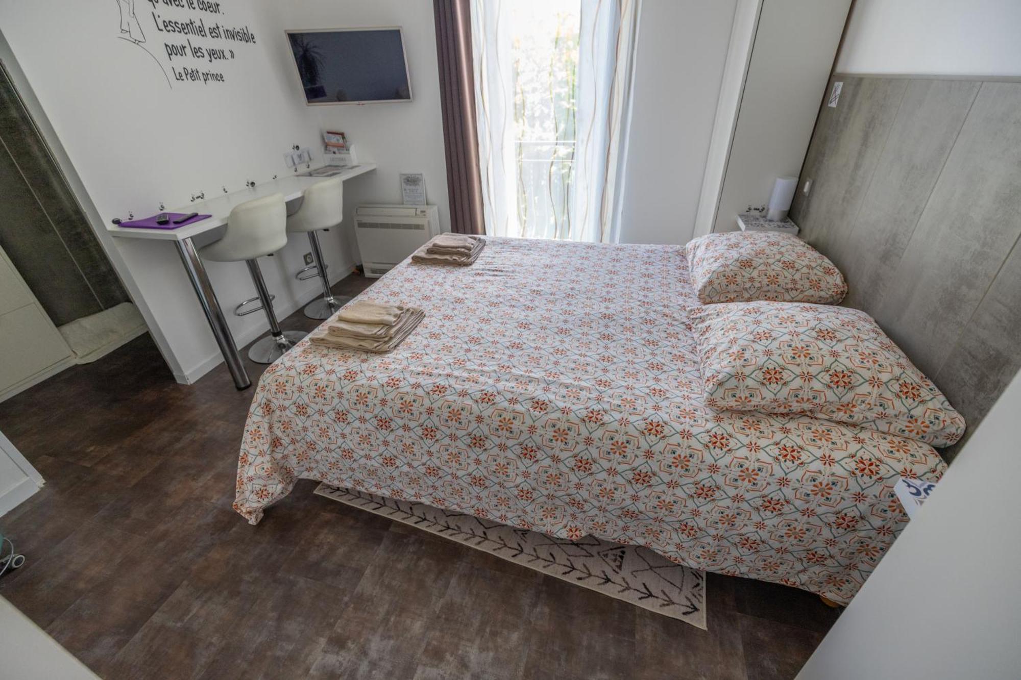 Maison D'Hotes Coeur D'Herault - Gite Et Chambres D'Hotes - Spa & Massages Péret Стая снимка