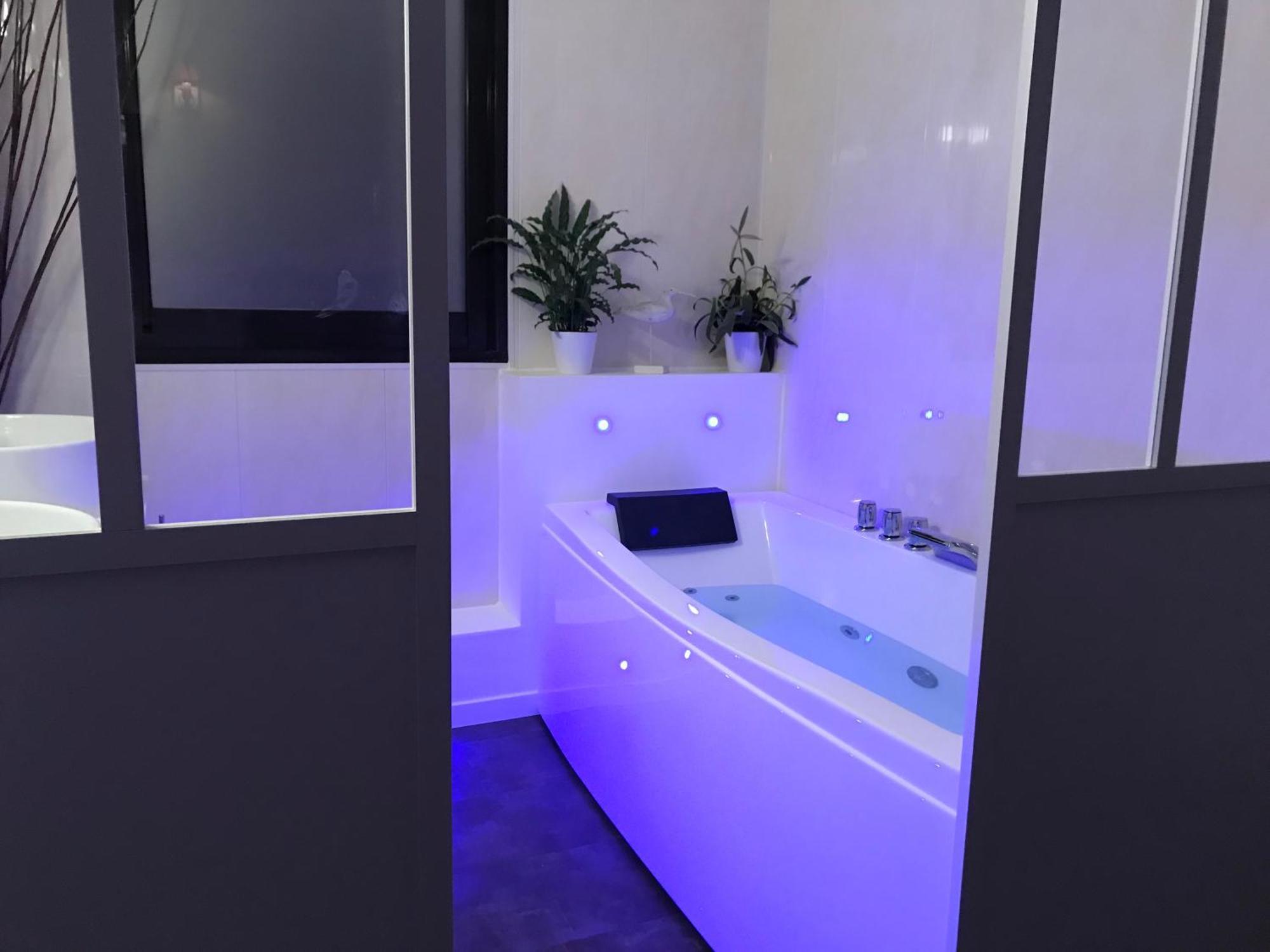 Maison D'Hotes Coeur D'Herault - Gite Et Chambres D'Hotes - Spa & Massages Péret Стая снимка