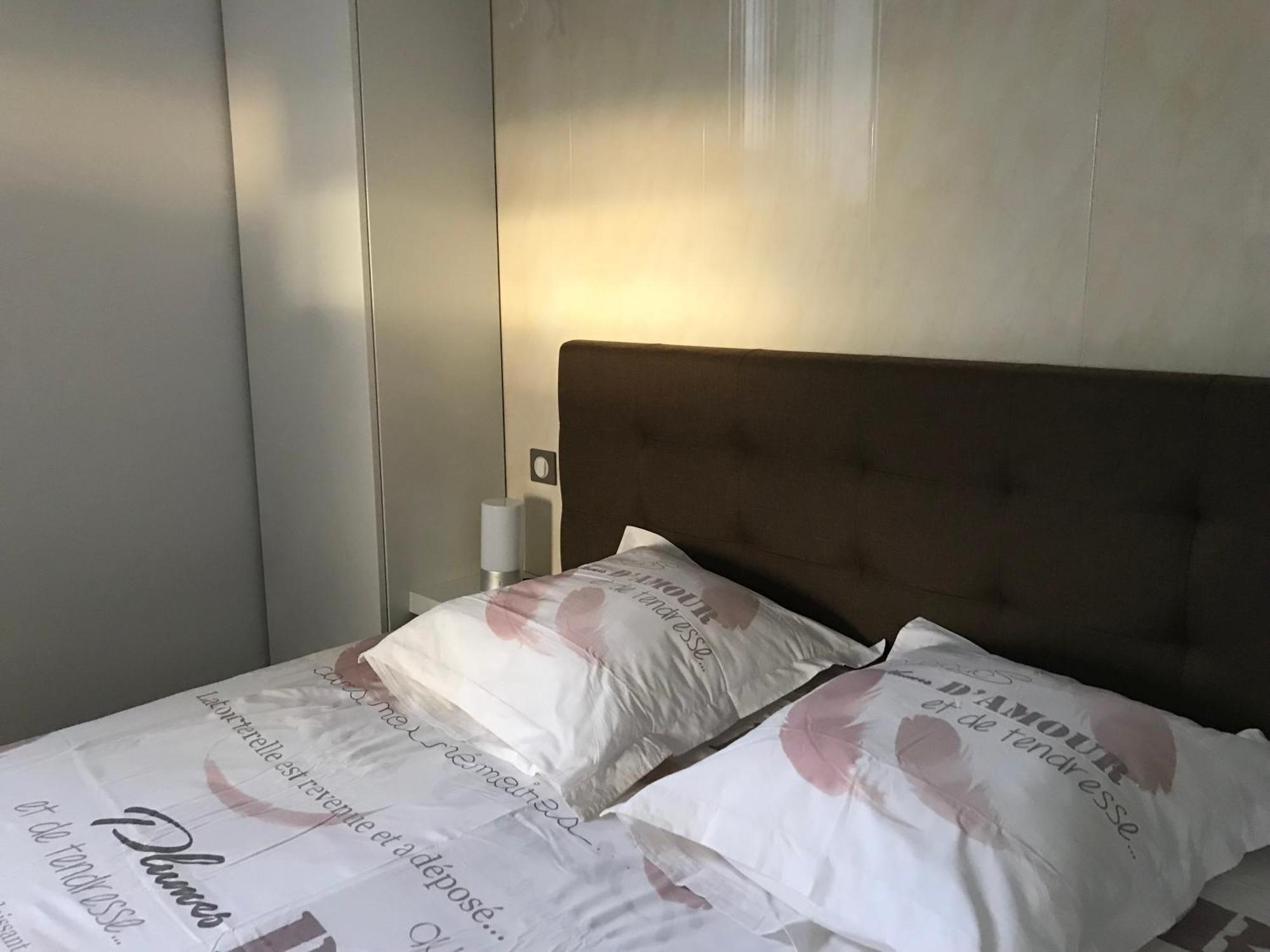 Maison D'Hotes Coeur D'Herault - Gite Et Chambres D'Hotes - Spa & Massages Péret Стая снимка